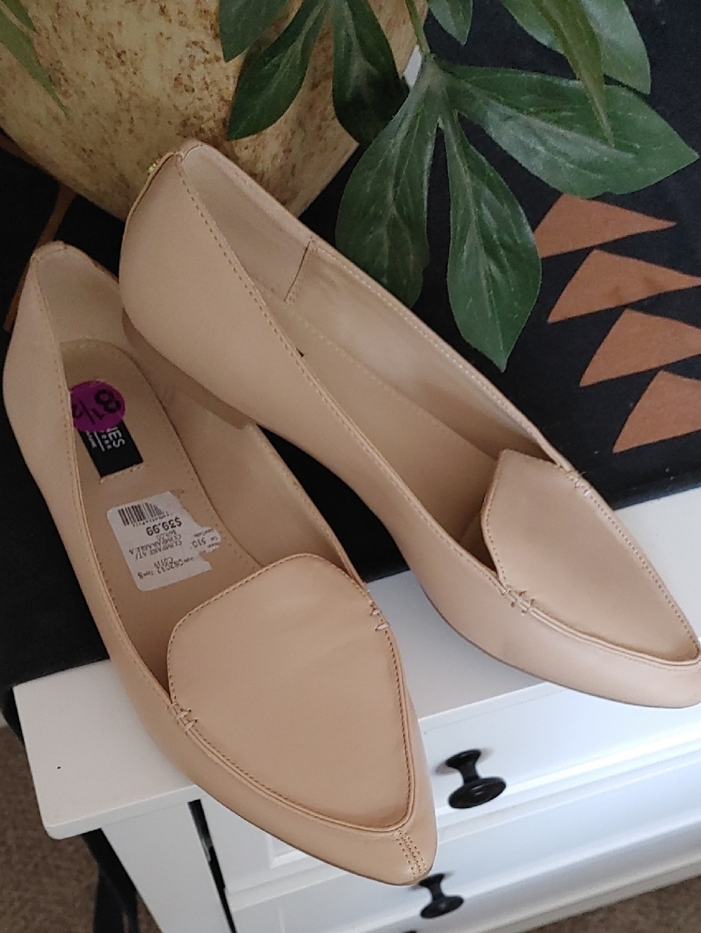 Jones New York Pointed Toe Flats in Nude Beige